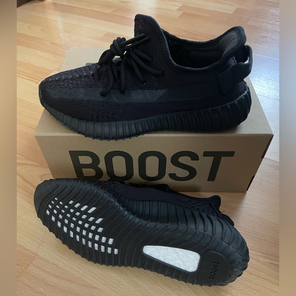 Adidas Yeezy Boost 350 V2 ONYX size 6